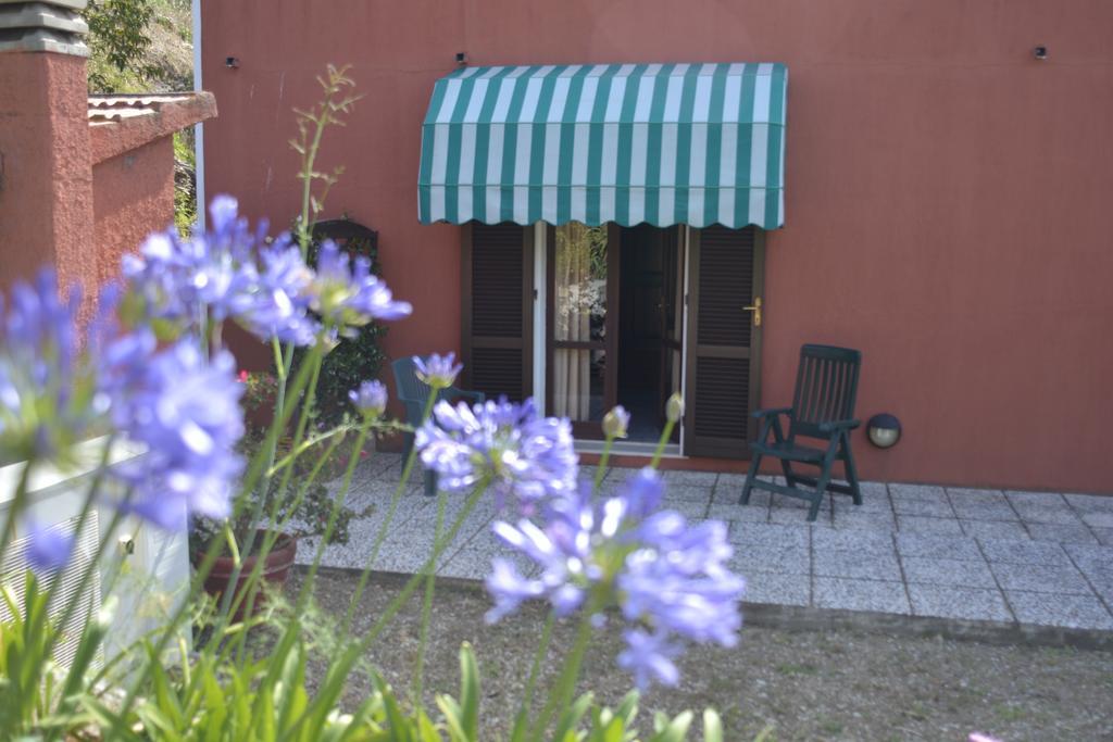 Hotel La Feluca Portoferraio Exterior foto